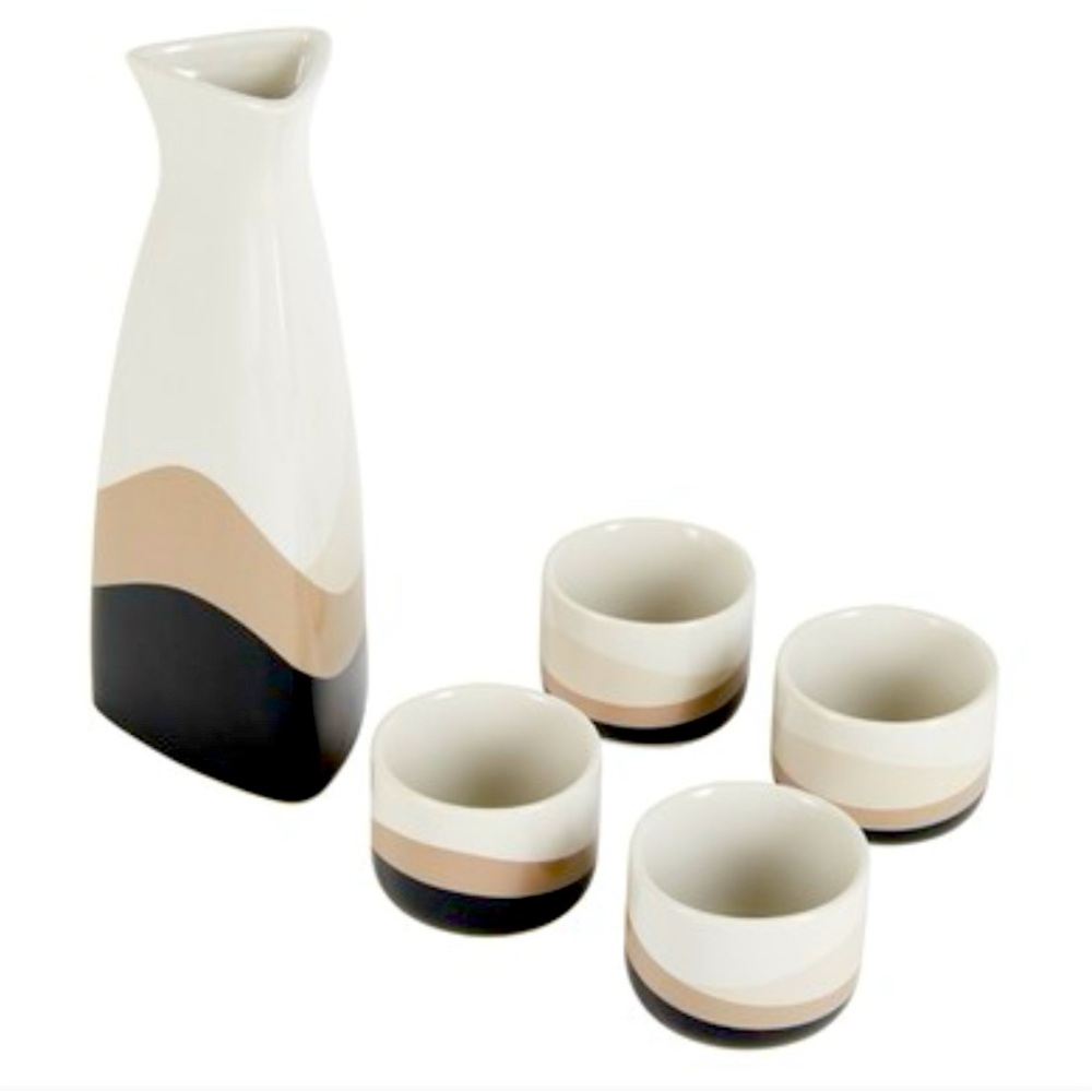 SHORT STORIES Sake Set